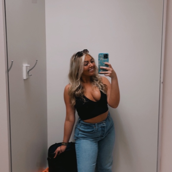 Meet your Posher, Megan - Picture 1 of 1